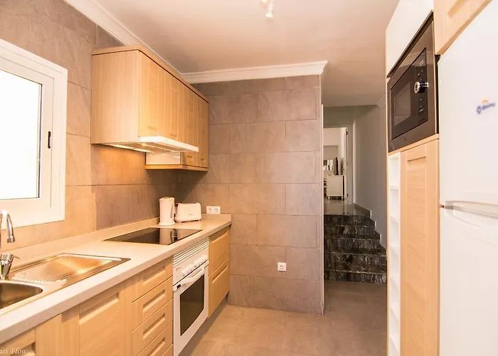 Sontrobat بويرتو ذيل كارمين