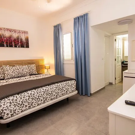 Sontrobat Villa Puerto del Carmen (Lanzarote)